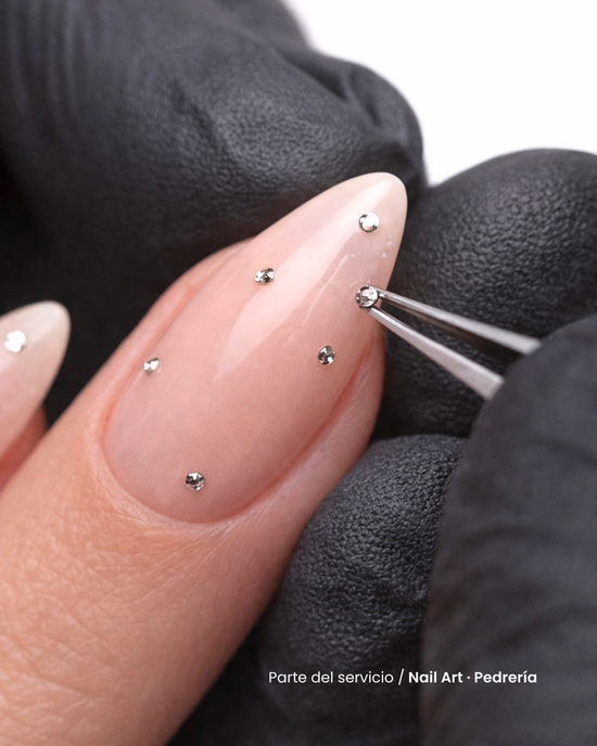 Nail Art · Swarovski crystals