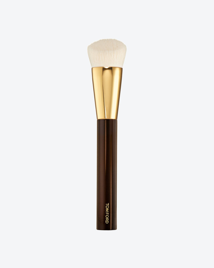 Shade And Illuminate Foundation Brush 2.5